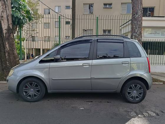 FIAT IDEA 1.4 MPI ELX 8V FLEX 4P MANUAL FIAT IDEA 1.4 MPI ELX 8V FLEX 4P MANUAL